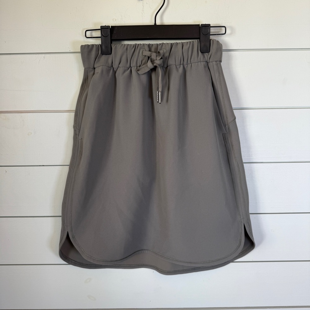 Lululemon on the fly skirt green women's size 2